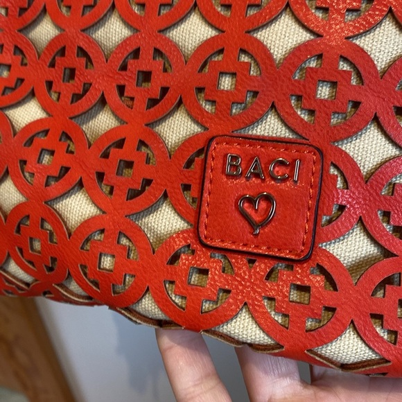 🤍 Baci Italy  Laser Cut purse/clutch - Picture 10 of 11